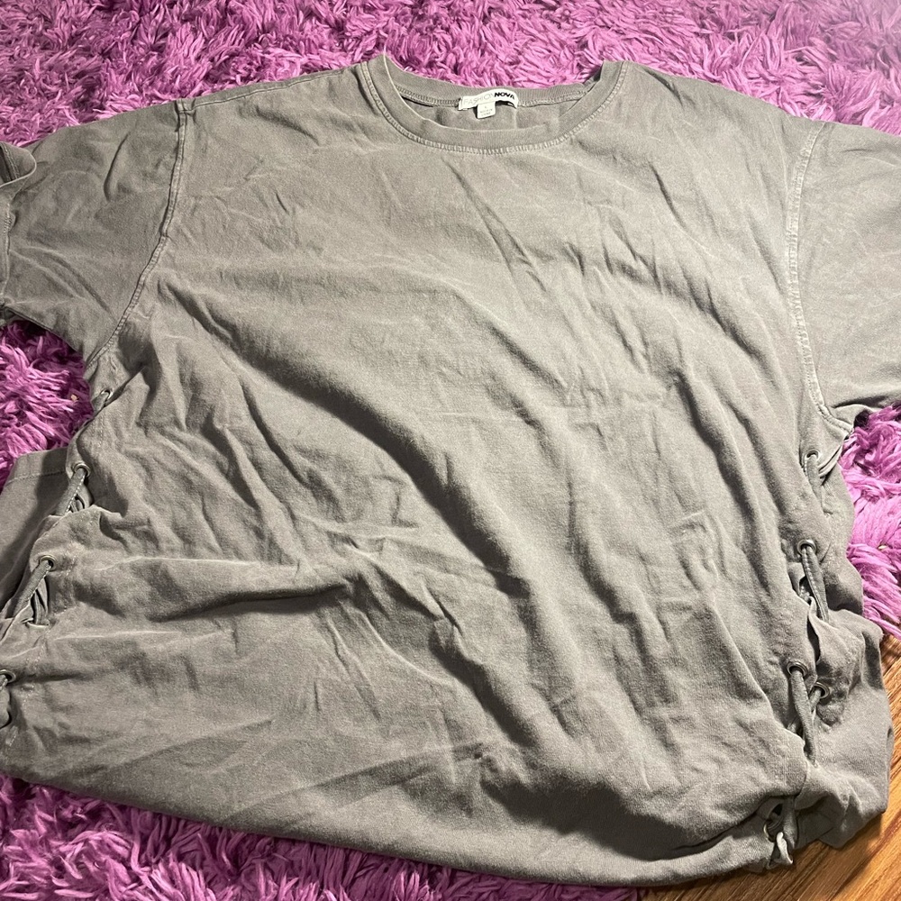 Large Fashion Nova Shirt